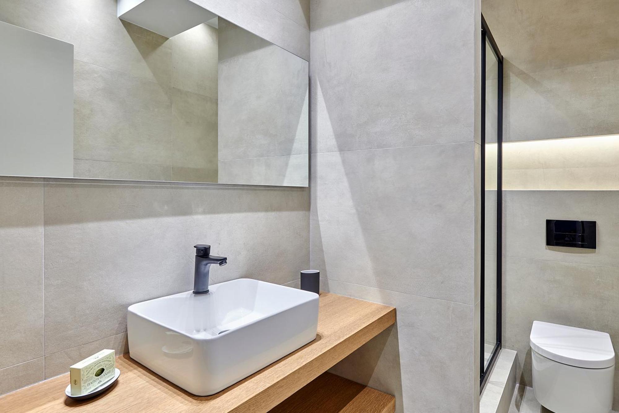 City-Center Apartment In Vibrant Monastiraki, Atene Esterno foto