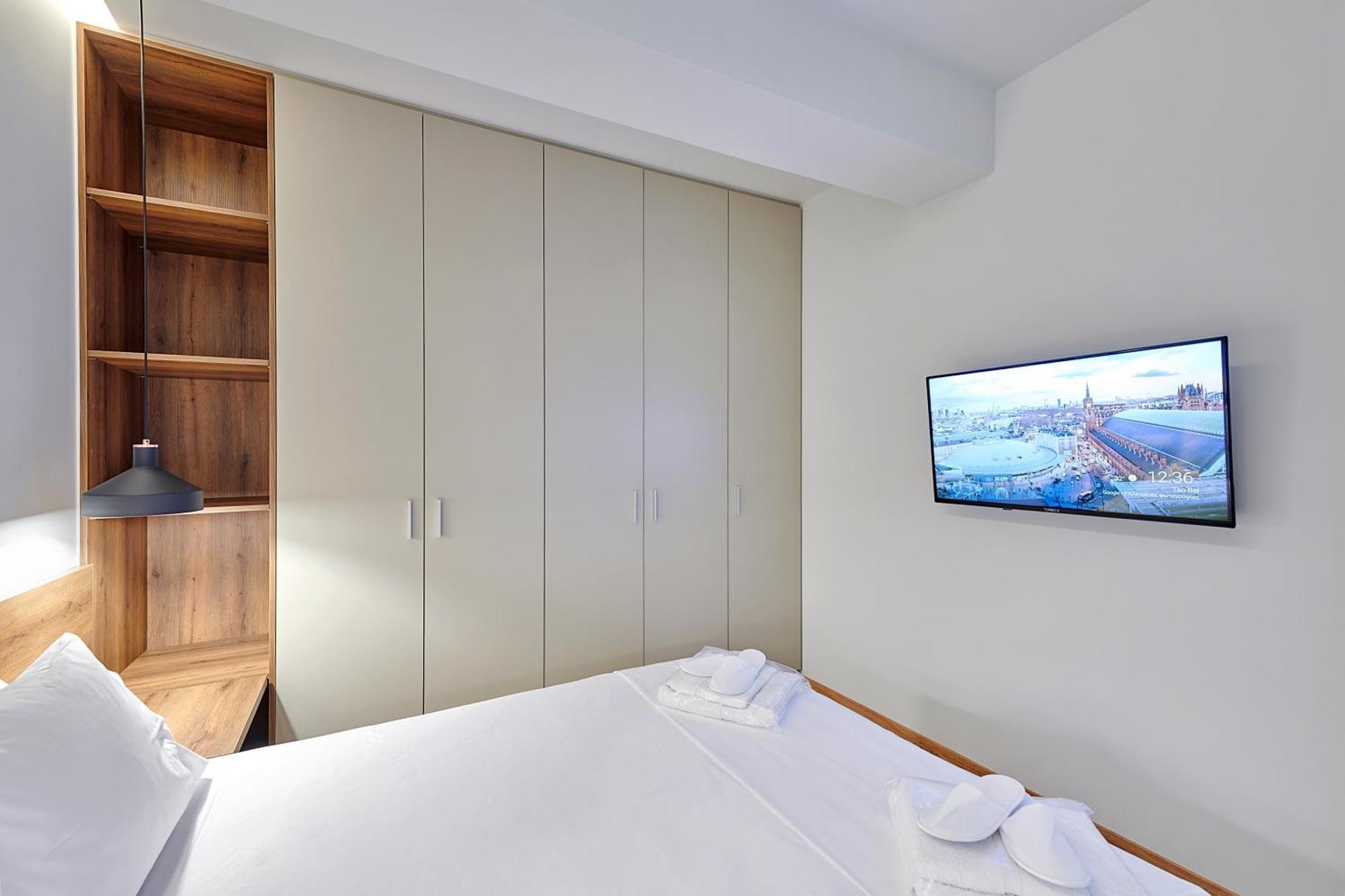 City-Center Apartment In Vibrant Monastiraki, Atene Esterno foto