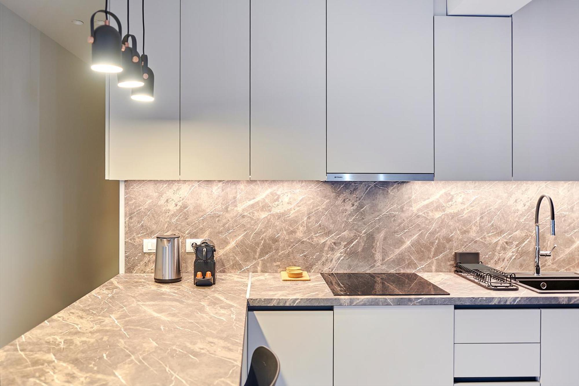 City-Center Apartment In Vibrant Monastiraki, Atene Esterno foto