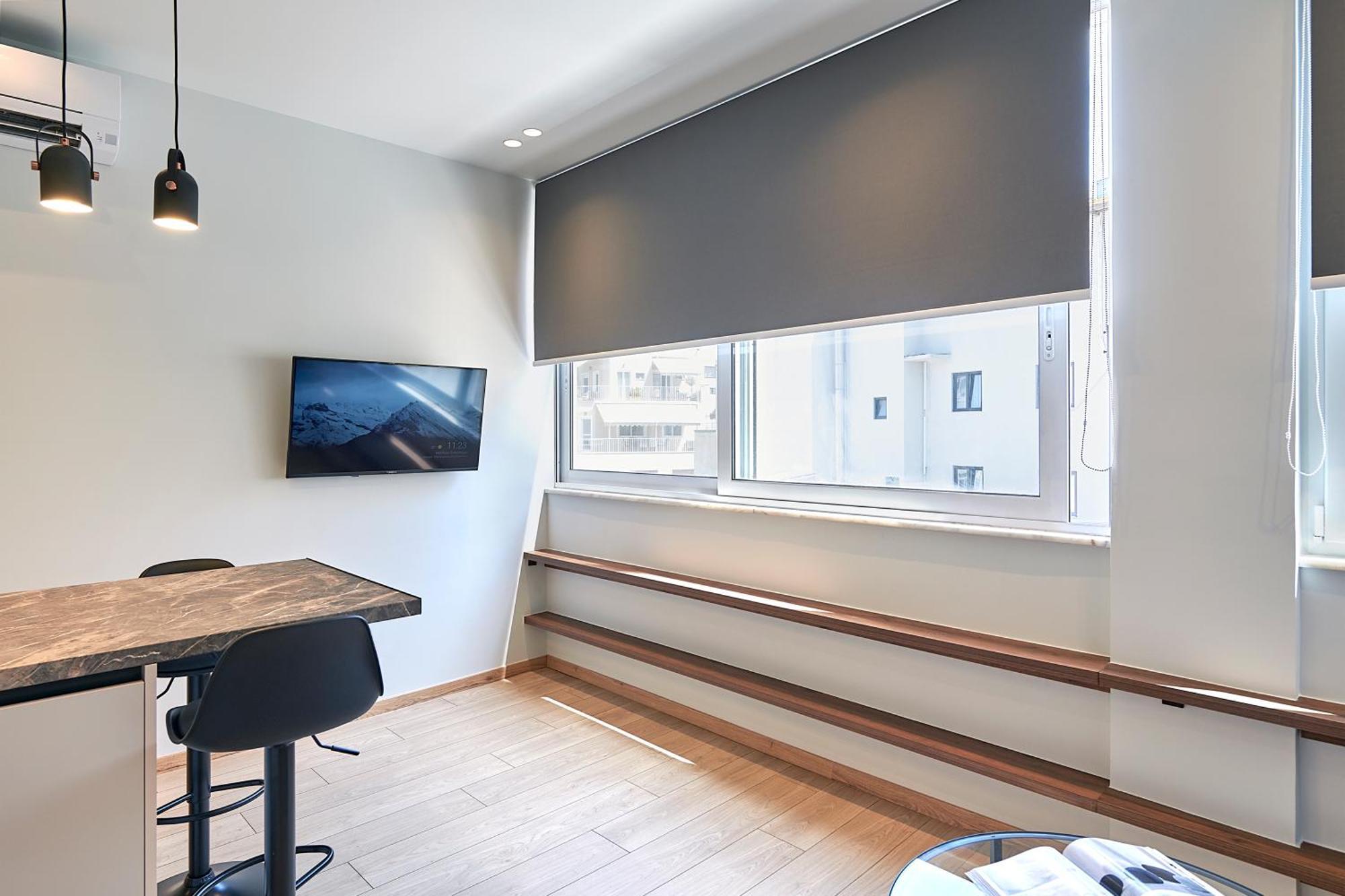 City-Center Apartment In Vibrant Monastiraki, Atene Esterno foto