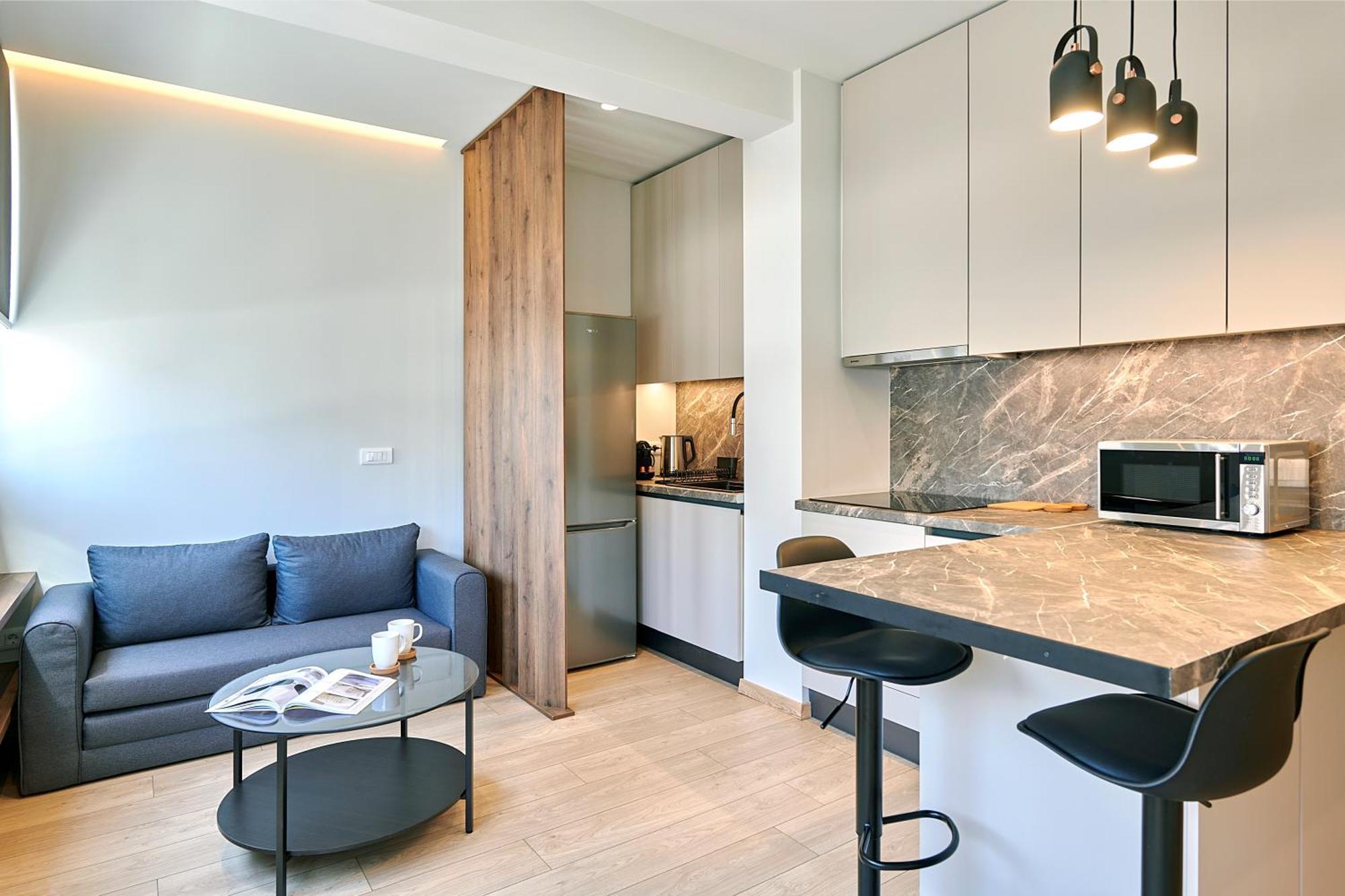 City-Center Apartment In Vibrant Monastiraki, Atene Esterno foto